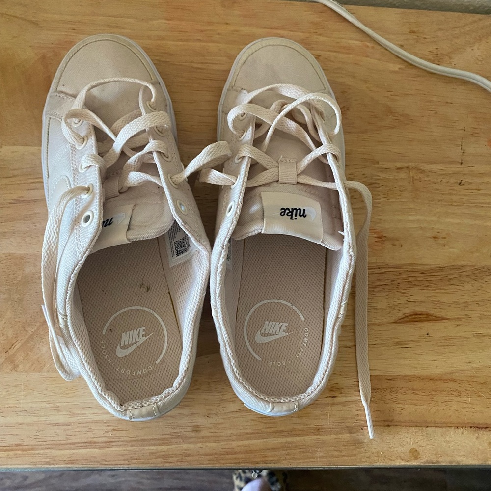 Nike mules